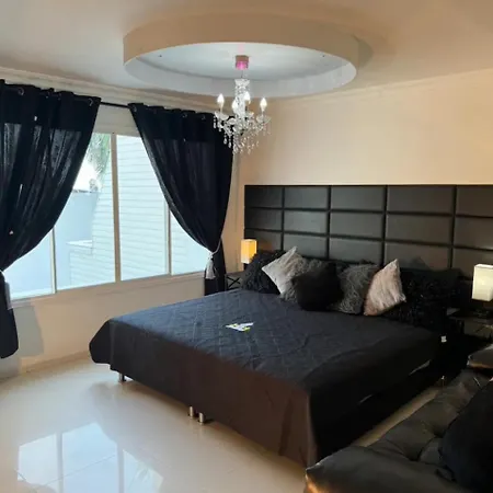 Ctg Fiesta Playa Private Heated Jacuzzis Сasa de vacaciones Cartagena