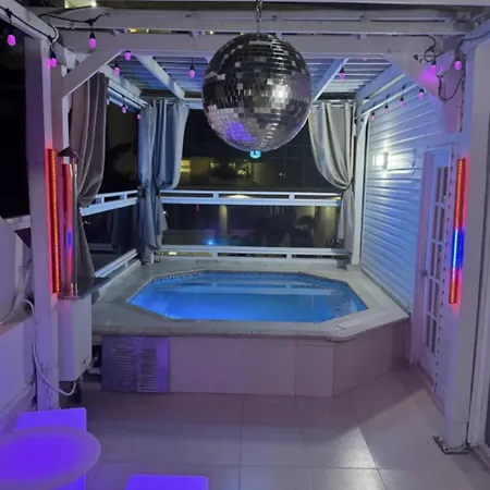 Ctg Fiesta Playa Private Heated Jacuzzis Сasa de vacaciones Cartagena